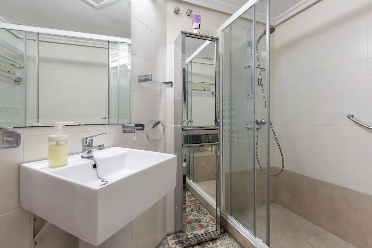 Cute Apartment Oceanfront Benalmadena Spain